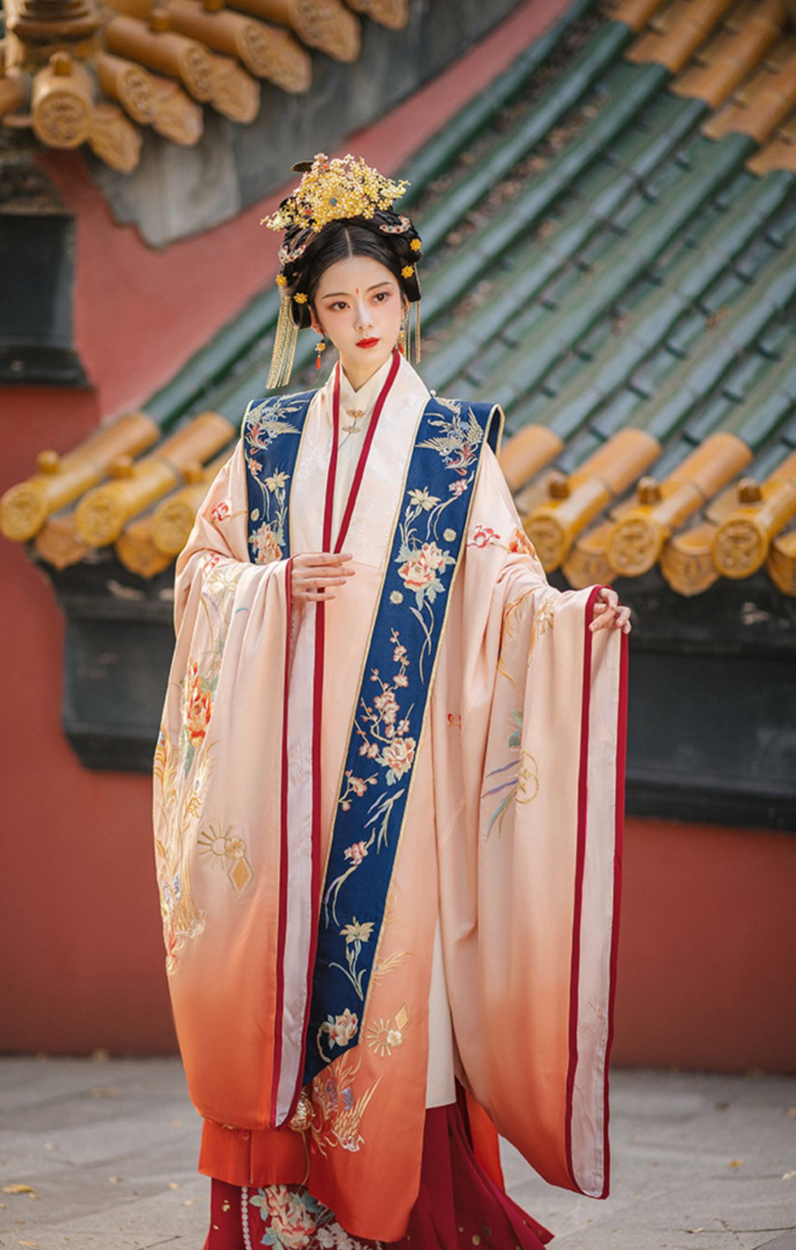 "明制汉服"的气派有多大?穿上后雍容华贵,在古代至少是个贵妃